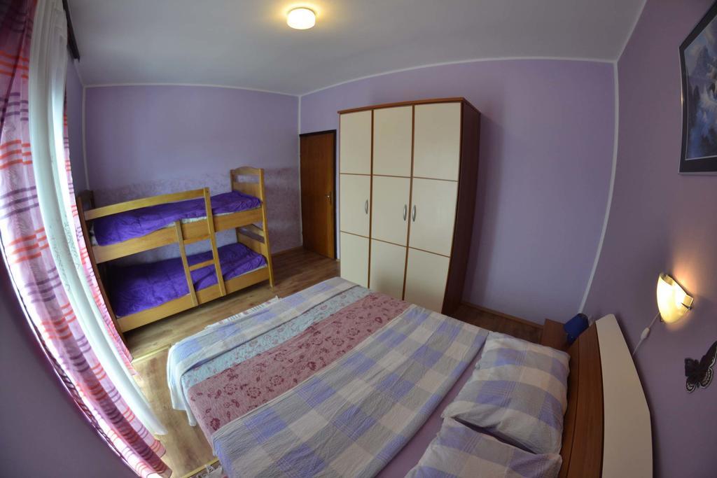 Apartmani Jenny I Tania Lopar Exterior photo